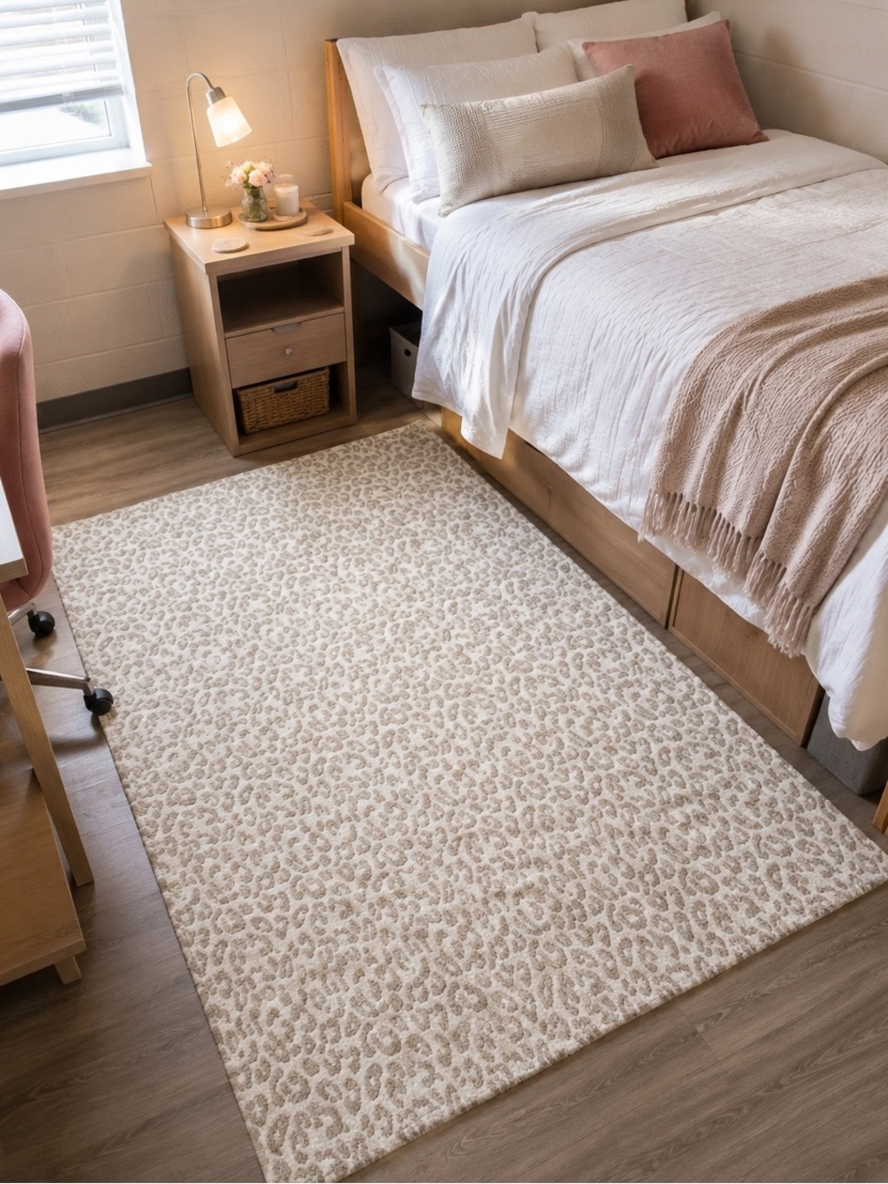 Nicole Miller Home Neutral Leopard Area Rug 50x69 Plush Washable EUC